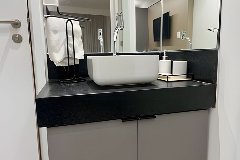 Flat a 50m do mar 317 Legacy - MyFlats