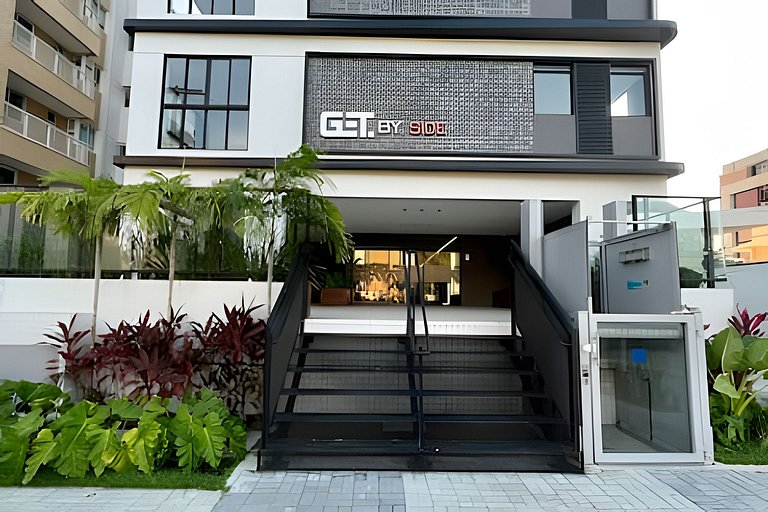 Flat a 50m do mar 205 Get By Side - MyFlats